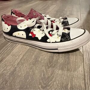Converse X Hello Kitty converse